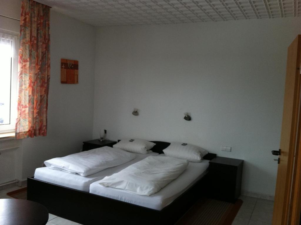 Hotel Goldener Engel Waldbronn Rom bilde